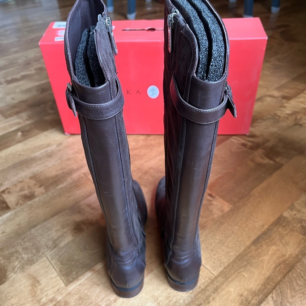 Ivanka Trump Brown Suede Boots Sz 8 - Picture 2 of 16